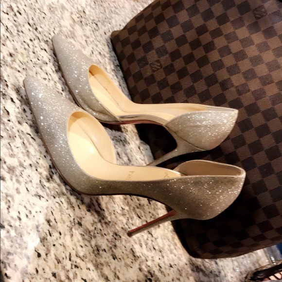 SOLDⓂ️ Christian Louboutin Iriza’s - Picture 6 of 6